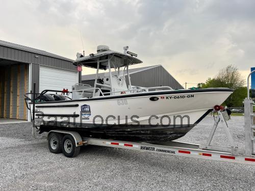 Boston Whaler Justice Spesifikasjoner og anmeldelser